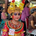 Eva Berliana ikut lomba tari condong se-bali